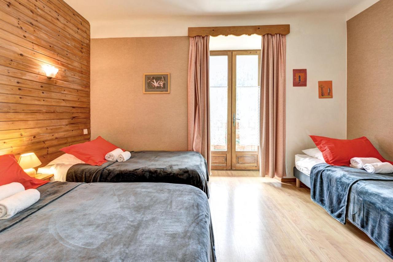 Hotel Restaurant Gites Les 5 Saisons 프레시니어스 외부 사진