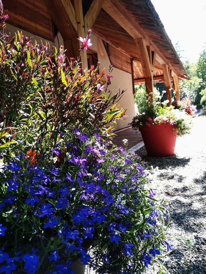 Hotel Restaurant Gites Les 5 Saisons 프레시니어스 외부 사진