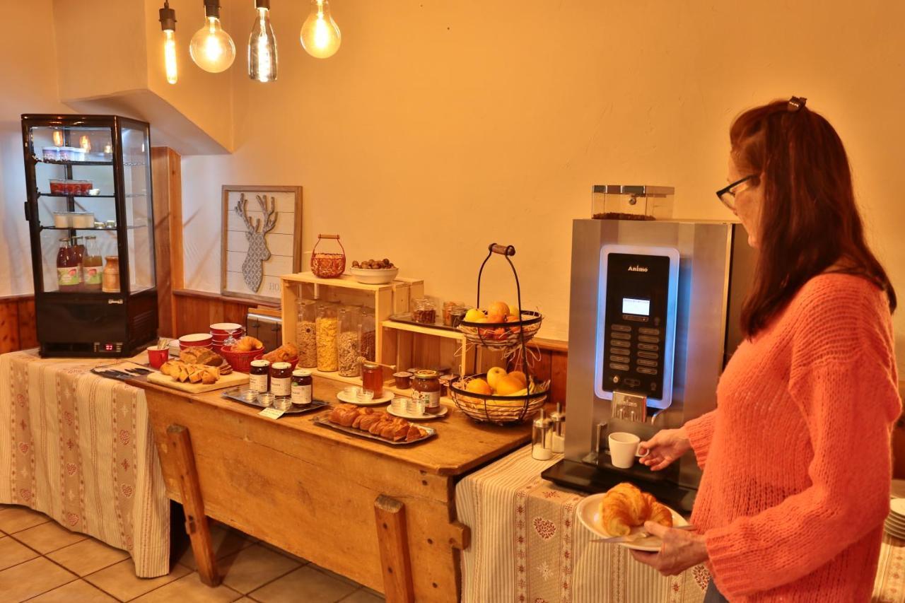 Hotel Restaurant Gites Les 5 Saisons 프레시니어스 외부 사진