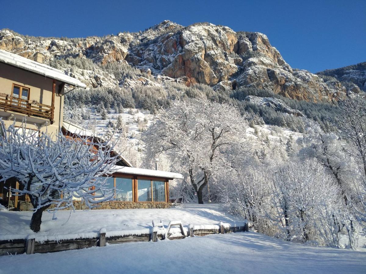 Hotel Restaurant Gites Les 5 Saisons 프레시니어스 외부 사진