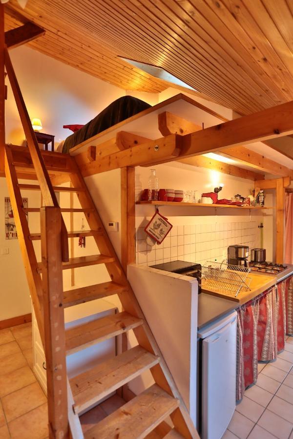 Hotel Restaurant Gites Les 5 Saisons 프레시니어스 외부 사진