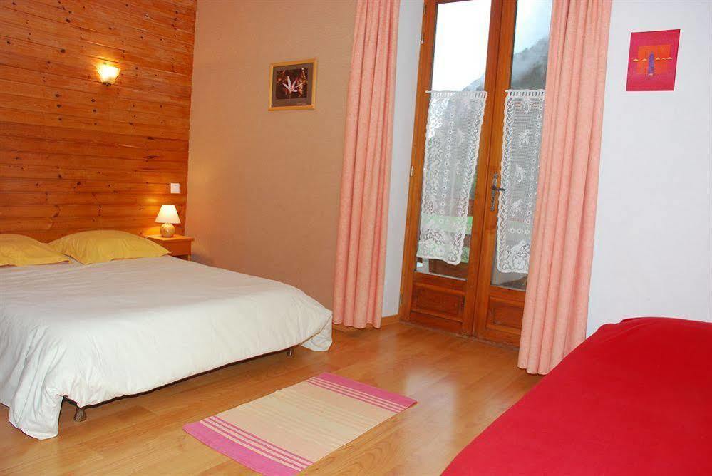 Hotel Restaurant Gites Les 5 Saisons 프레시니어스 외부 사진
