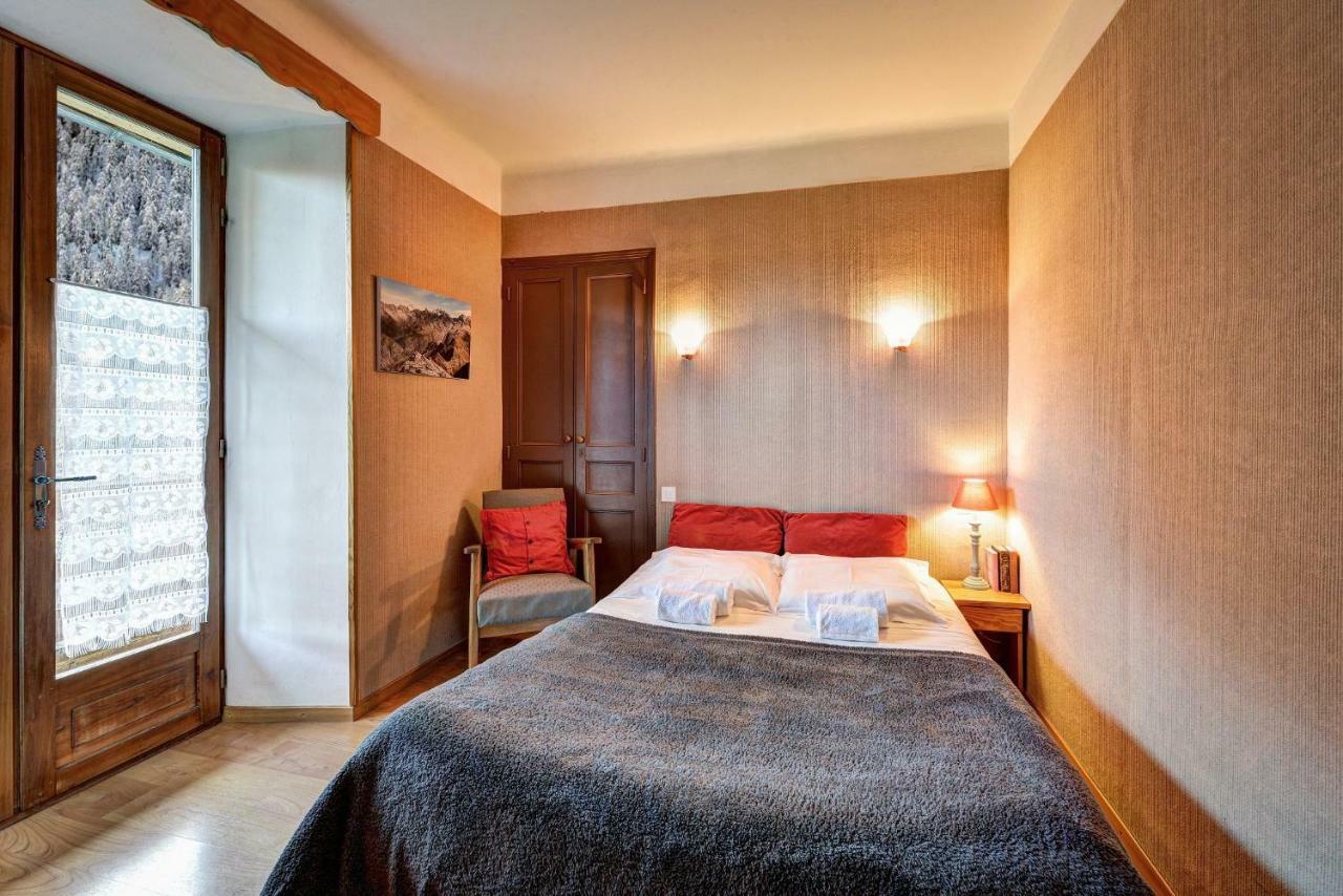Hotel Restaurant Gites Les 5 Saisons 프레시니어스 외부 사진
