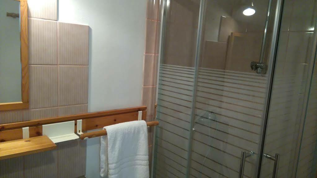 Hotel Restaurant Gites Les 5 Saisons 프레시니어스 외부 사진